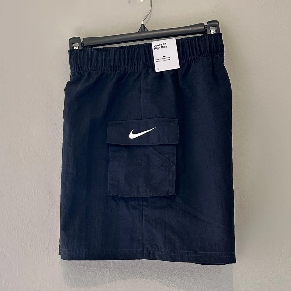 Nike Sportswear Essential Women's Woven High-Rise Shorts Size M Black DM6247-010 - Picture 6 of 13